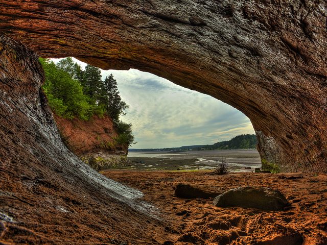 Les grottes marines de St. Martins font partie des trsors cachs  dcouvrir au Canada.