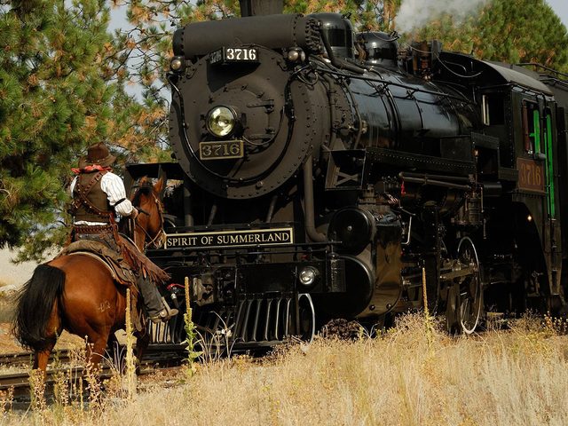Faire un voyage en train  travers le Canada  bord du Kettle Valley Steam Railway.