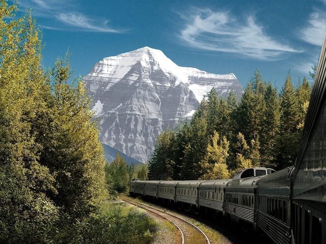 Le guide des voyages en train  travers le Canada.