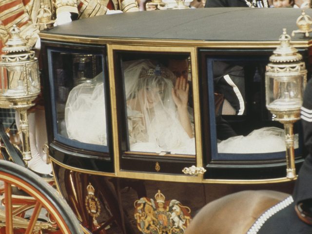 Les cortges du mariage de la princesse Diana et du prince Charles.