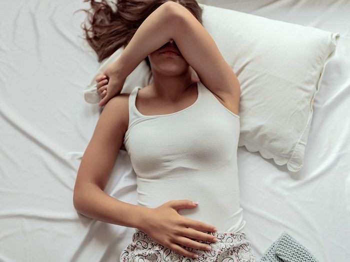Le trouble dysphorique prémenstruel peut mettre de mauvaise humeur.