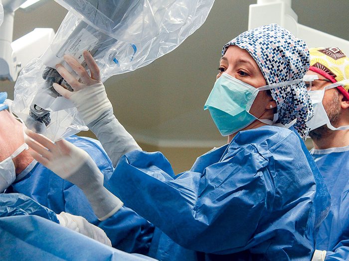 Les robots pour les mastectomies font partie des innovations qui révolutionnent les hôpitaux et le domaine de la santé.