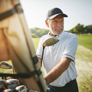 Maladie de Parkinson: les parkinsoniens devraient jouer au golf.