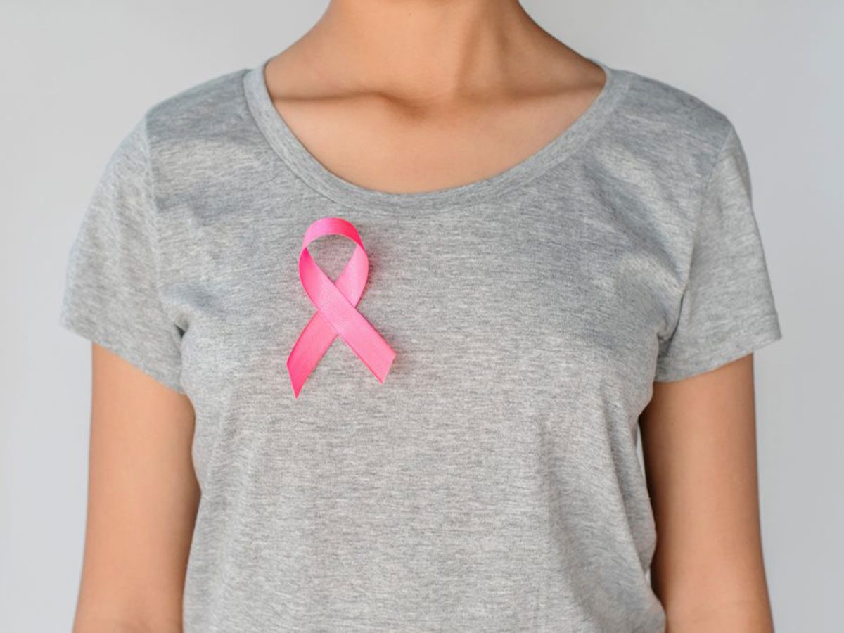 Cancer du sein: 9 symptômes (autres que les bosses) qu'il faut ...