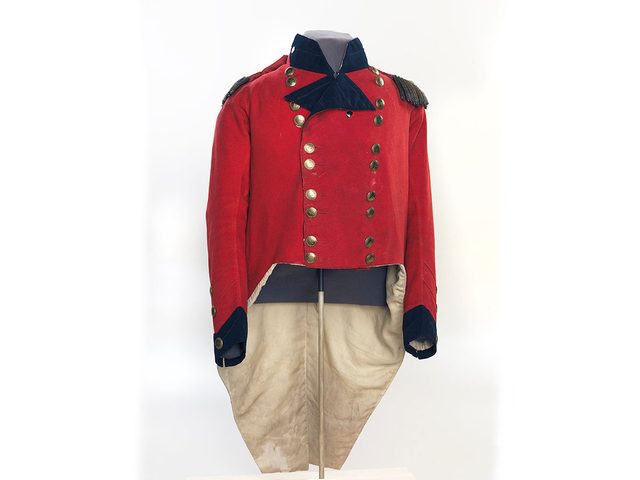 Le manteau de Sir Isaac Brock fait partie des objets insolites que lon trouve dans les muses canadiens.