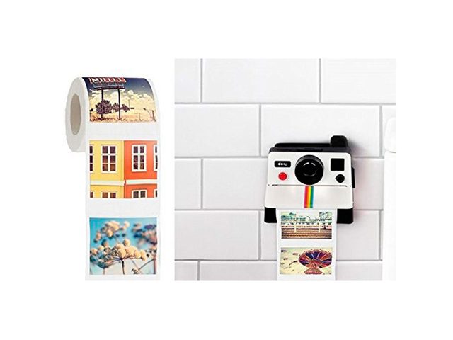 Le porte-papier de toilette en forme de Polaroid est vraiment original et trange!