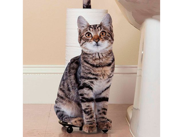 Le porte-papier de toilette en forme de chat est vraiment original et trange!