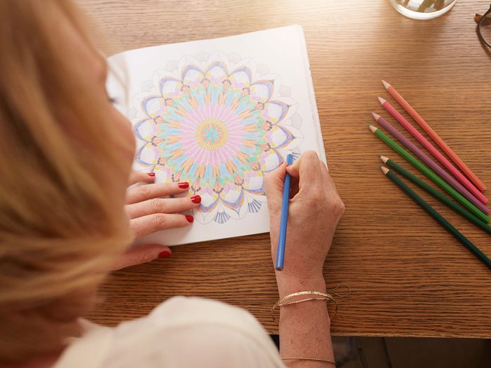 Le coloriage pour adultes peut réduire la douleur et l'anxiété.