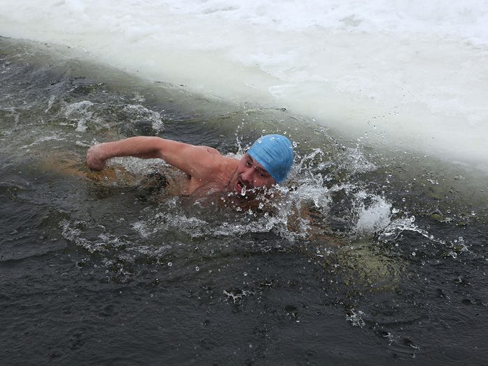Nage en eau glacée: le choc du froid.