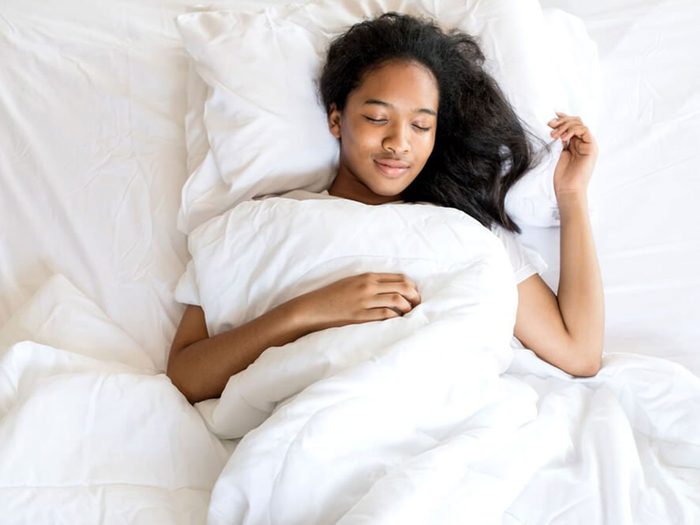 L'amélioration du sommeil fait partie des bienfaits du froid sur la santé.