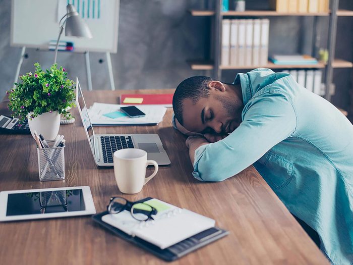 La fatigue est probablement le symptôme le plus souvent associé à une carence en fer.