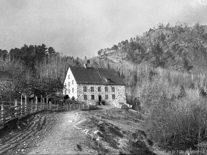 Moment de nostalgie avec cette photo du moulin de Baie-Saint-Paul en 1922.