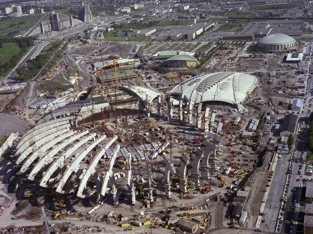 Moment de nostalgie avec cette photo des installations olympiques de Montral en construction.