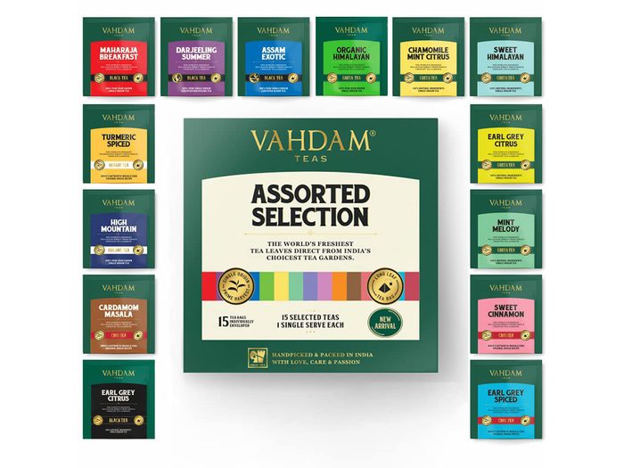On peut trouver des boîtes de variété de thé parmi les produits sur Amazon.