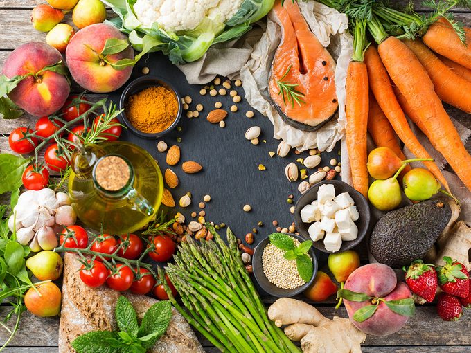 Alimentation: manger plus de légumes, de fruits, de noix et de poisson peut prolonger la vie.