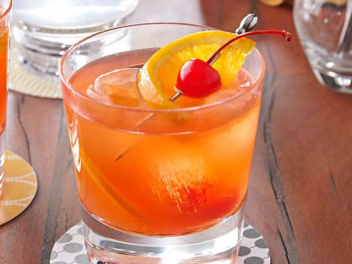 Le Brandy doux à l’ancienne est l'un des cocktails classiques à connaître.