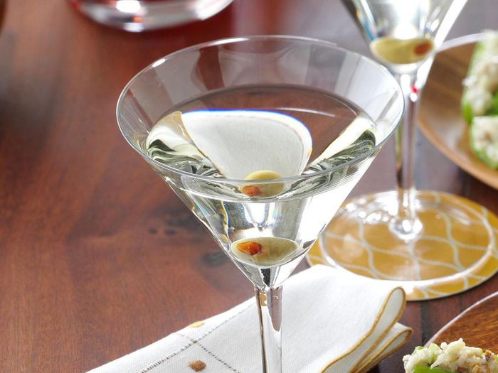 Le martini est l'un des cocktails classiques à connaître.