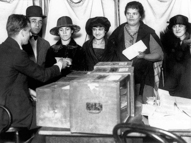 La Nouvelle-Zlande a t le premier pays au monde  accorder le droit de vote aux femmes en 1893.