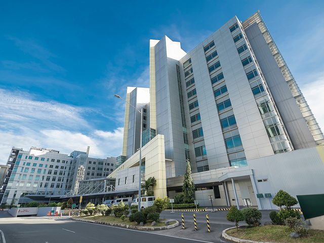 Bonne nouvelle avec ces deux infirmires de lhpital gnral des Philippines.