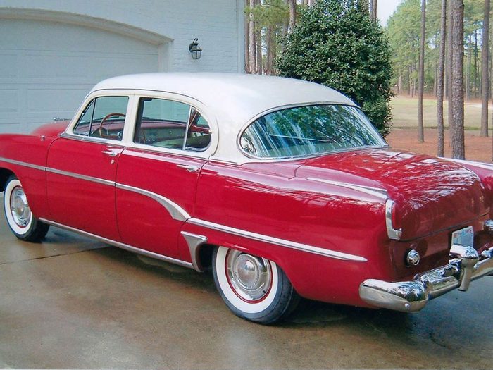 LaDodge Royal de 1954 fait partie des voitures anciennes.