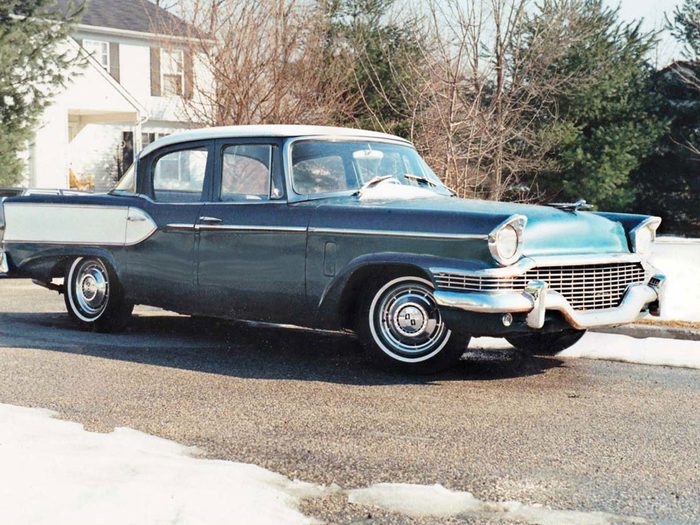 La Studebaker President de 1957 fait partie des voitures anciennes.