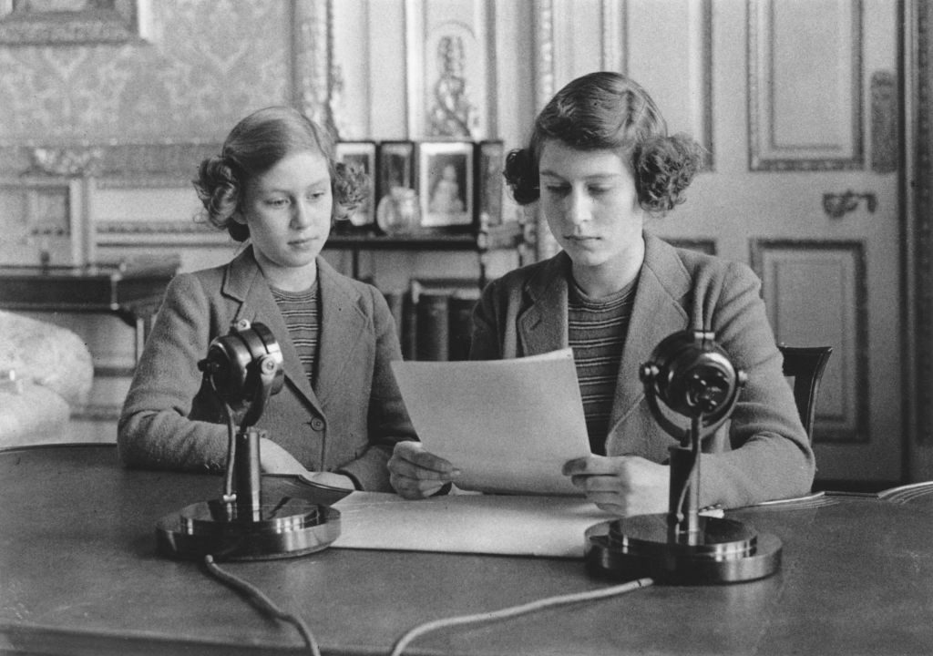 Reine Elizabeth Et Margaret En Radiodiffusion