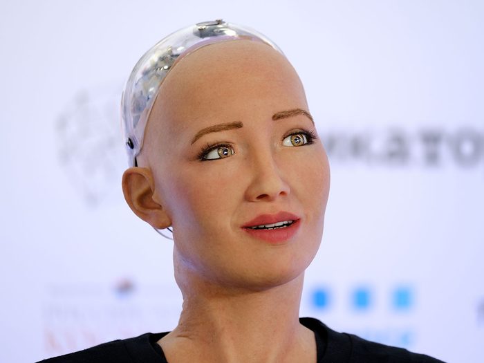 Un robot assistant personnel qui s'appelle Sophia.