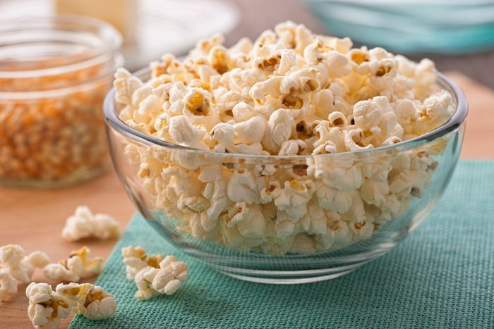Voici un aliment à éviter dans la friteuse à air chaud: le popcorn