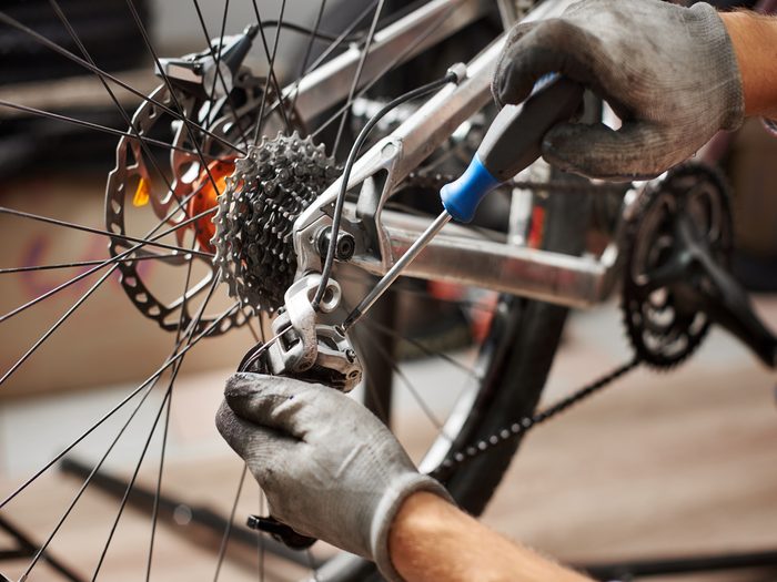 comment-choisir-velo-electrique-bicyclette-entretien-mecanicien