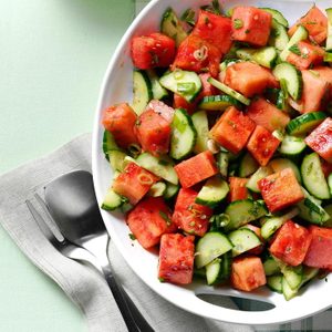 Salade rafraîchissante au melon d’eau et au concombre