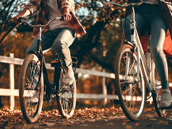 Parmi les activités à faire cet automne, vous pouvez faire du vélo