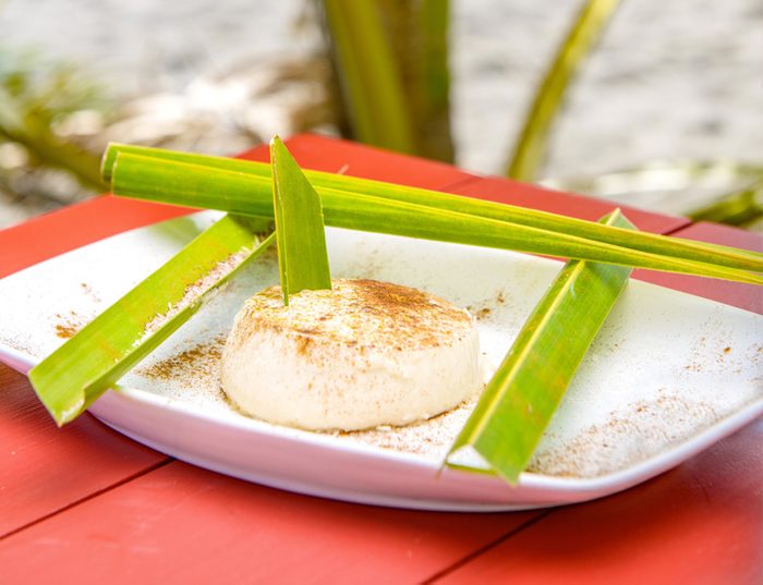 Le blanc manger coco est un petit mets simple et sucré