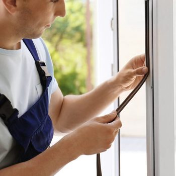 Poser une isolant à fenêtres pour éliminer les fuites d’air feature