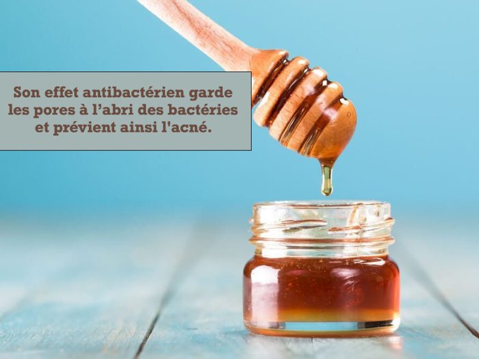 Le miel de Manuka améliore l'apparence de la peau et combat l'acné