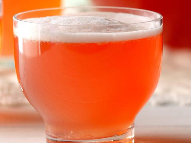 Cocktails sans alcool: Punch festif rose