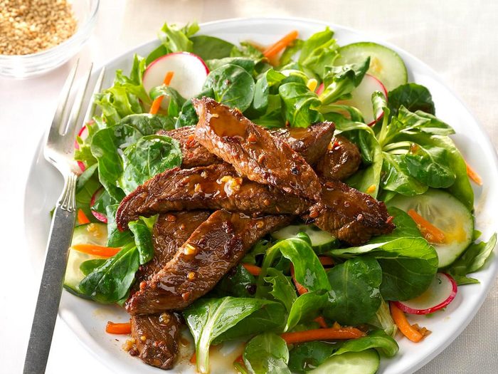 Salades repas: Salade repas de bœuf.