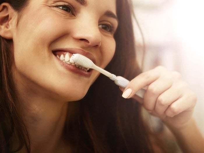 Se Brosser Les Dents Hygiene Buccale Decalage Horaire