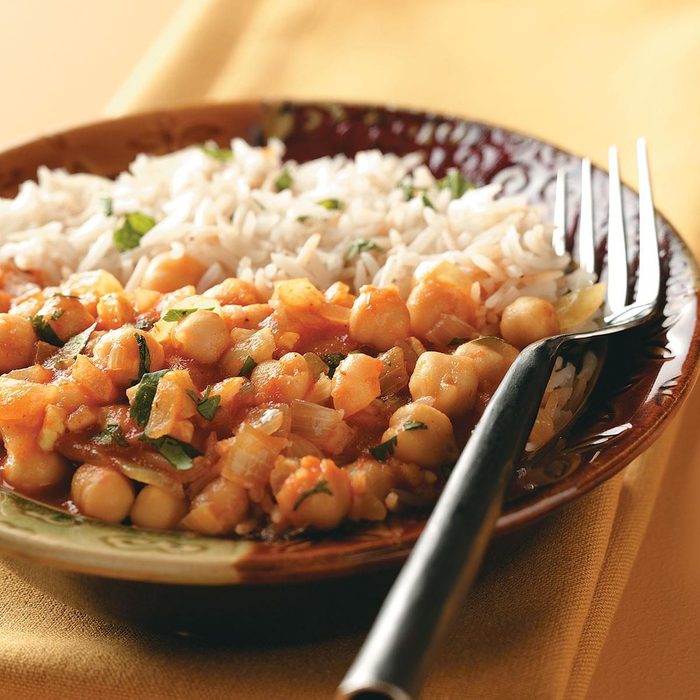 Curry de pois chiches avec du riz.
