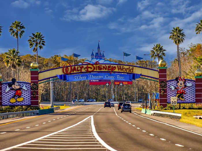 Faits sur Disney: l'entrée du parc à Orlando.