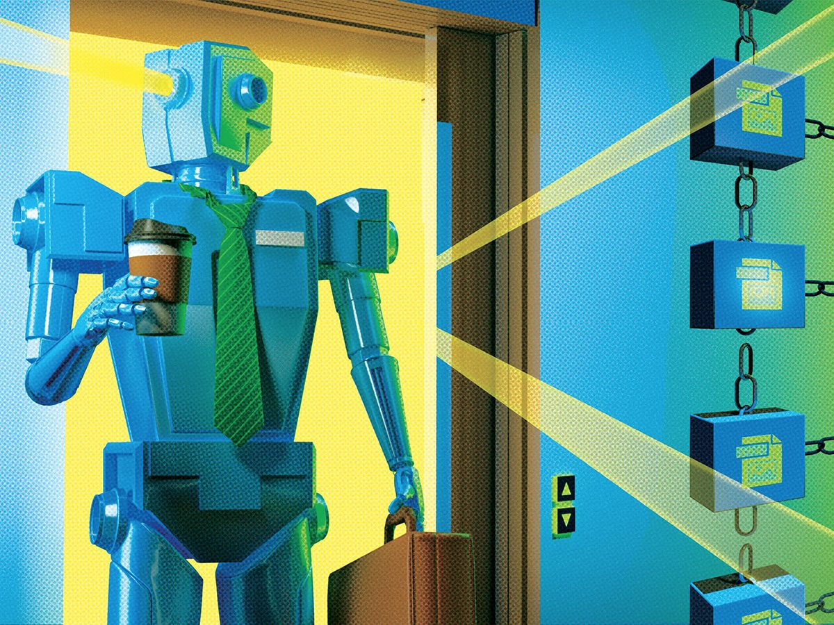 Un robot qui rentre dans une pièce de la maison.