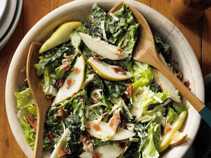 Recettes avec du kale: salade de poire.