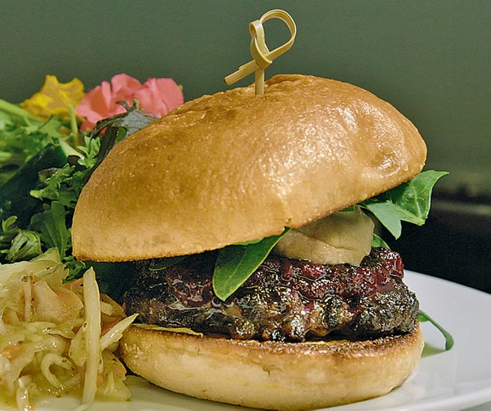 Découvertes de février: un burger du chef Kim Côté.