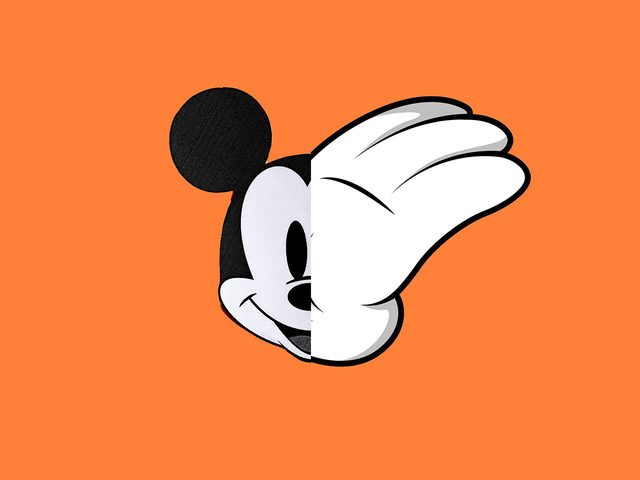 Faits intressants: montage de Mickey Mouse et de son gant d'animation.
