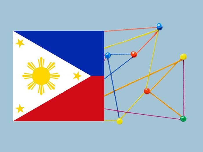 Faits intéressants: montage du drapeau des Philippines et de punaises.