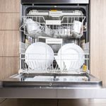 Comment bien remplir un lave-vaisselle, selon les professionnels du nettoyage