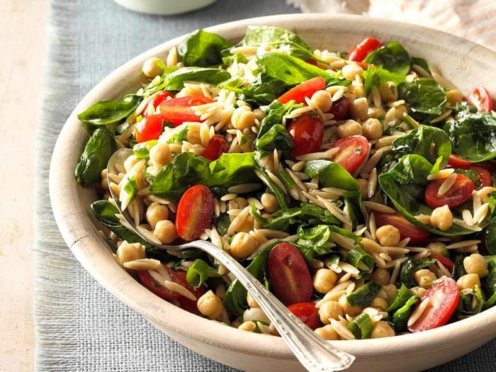 Recettes orzo: Salade d'orzo aux pois chiches.