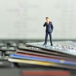 6 factures à ne pas régler par paiement automatique, selon des experts financiers