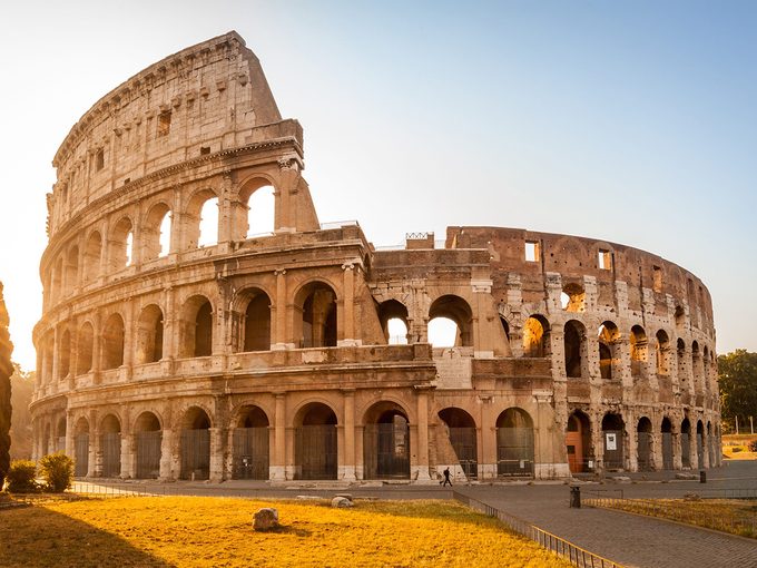 Structures dans le monde: le Colise de Rome.
