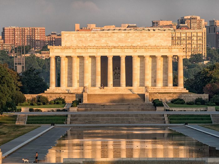 Structures dans le monde: le Lincoln Memorial.