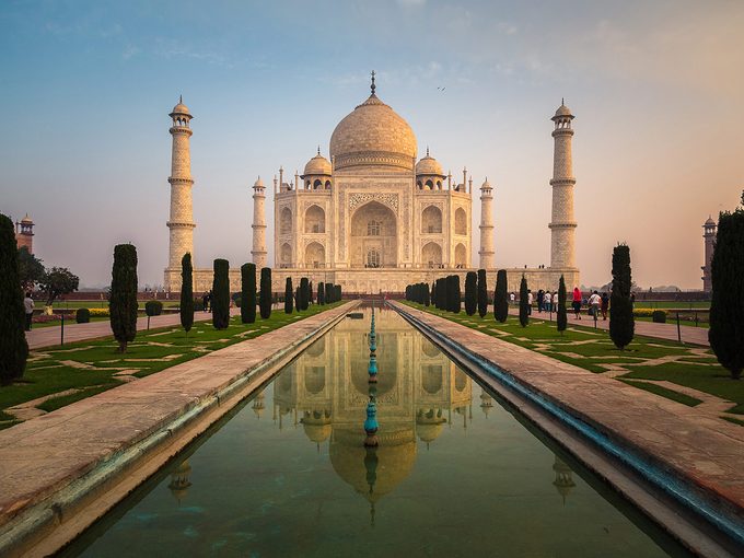 Structures dans le monde: le Taj Mahal.